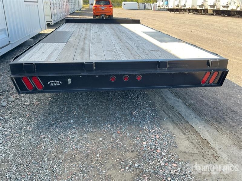 Friesen DE710216 7000 lb 16 ft T/A Equipment Trailer Autotreilerid