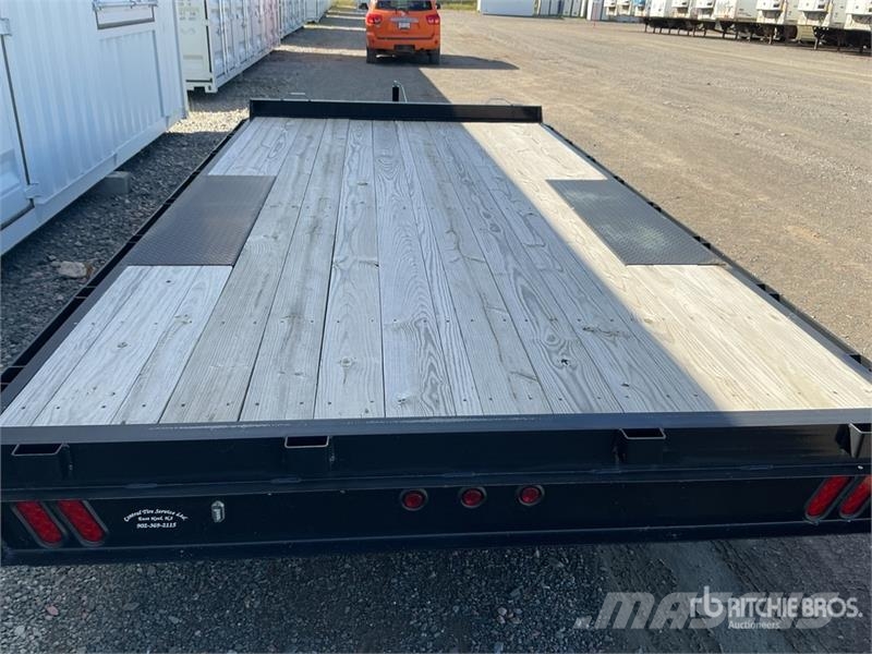 Friesen DE710216 7000 lb 16 ft T/A Equipment Trailer Autotreilerid