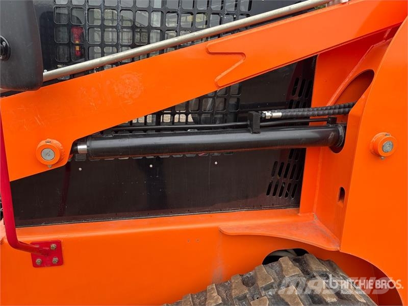 Fullwinn Compact Track Loader لوادر انزلاقية التوجيه