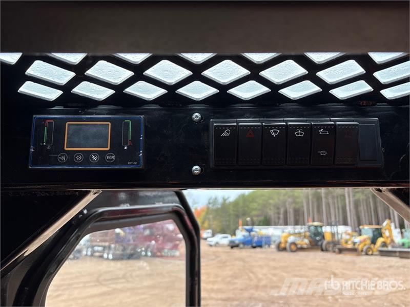 Fullwinn Compact Track Loader لوادر انزلاقية التوجيه