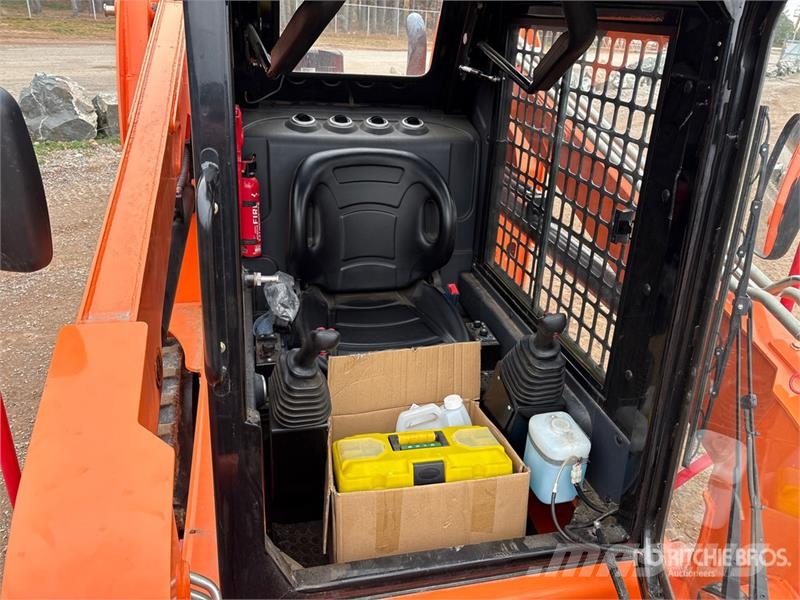 Fullwinn Compact Track Loader لوادر انزلاقية التوجيه