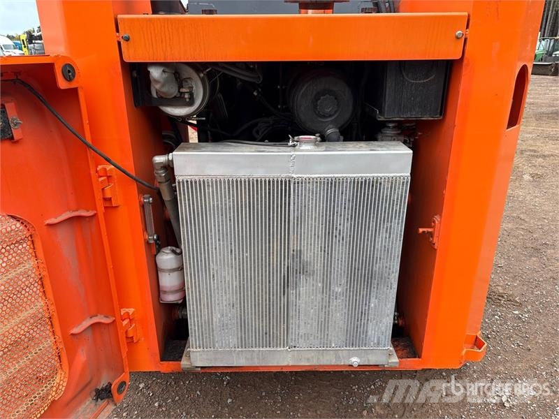 Fullwinn Compact Track Loader لوادر انزلاقية التوجيه