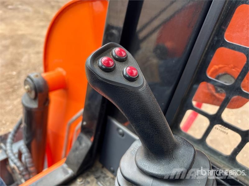 Fullwinn Compact Track Loader لوادر انزلاقية التوجيه