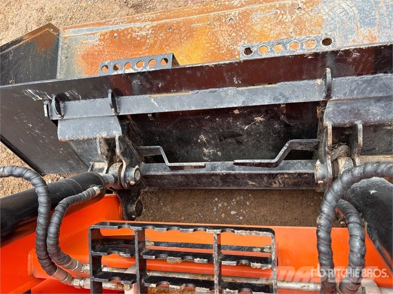 Fullwinn Compact Track Loader لوادر انزلاقية التوجيه