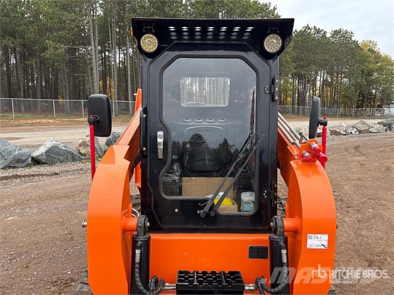 Fullwinn Compact Track Loader لوادر انزلاقية التوجيه