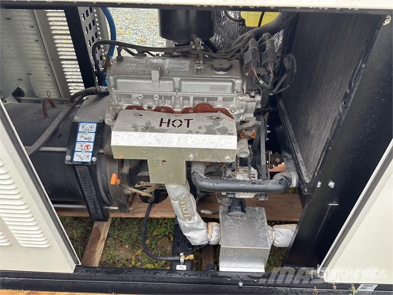 Generac RG04524GNAX 45 kW Skid-Mounted Generator Set Дизелови генератори