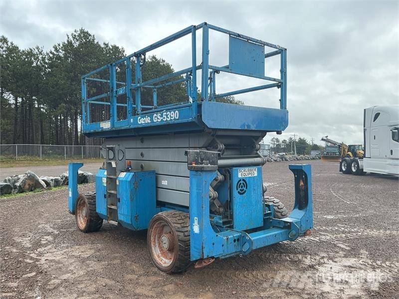 Genie GS-5390RT 4x4 Diesel Scissor Lift Scissor lifts
