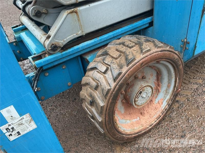 Genie GS-5390RT 4x4 Diesel Scissor Lift Scissor lifts