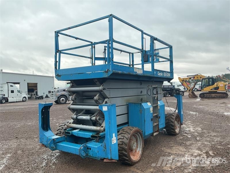 Genie GS-5390RT 4x4 Diesel Scissor Lift Scissor lifts
