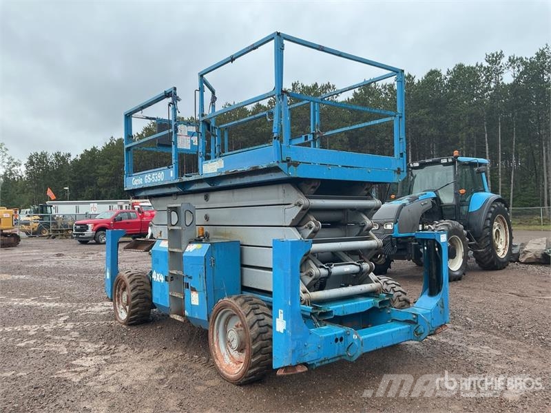 Genie GS-5390RT 4x4 Diesel Scissor Lift Scissor lifts