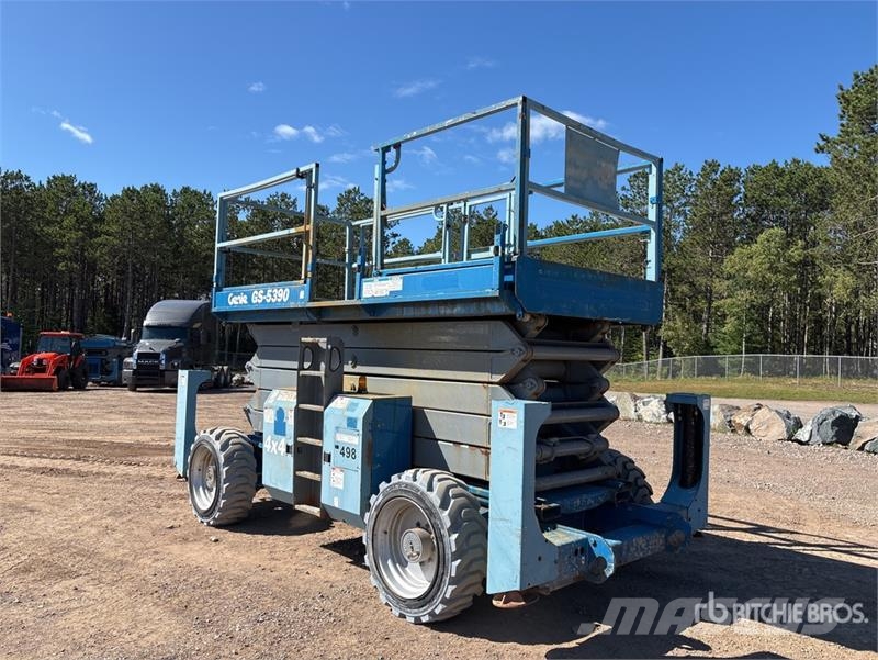 Genie GS-5390RT 4x4 Dual Fuel Scissor Lift 剪式升降機