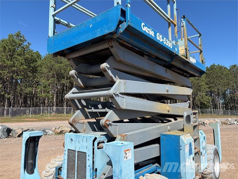 Genie GS-5390RT 4x4 Dual Fuel Scissor Lift 剪式升降機