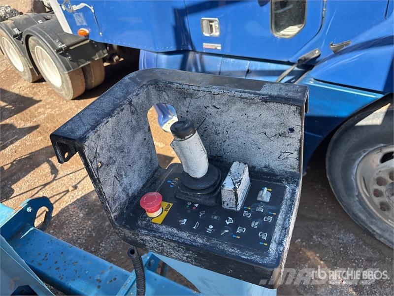 Genie GS-5390RT 4x4 Dual Fuel Scissor Lift 剪式升降機
