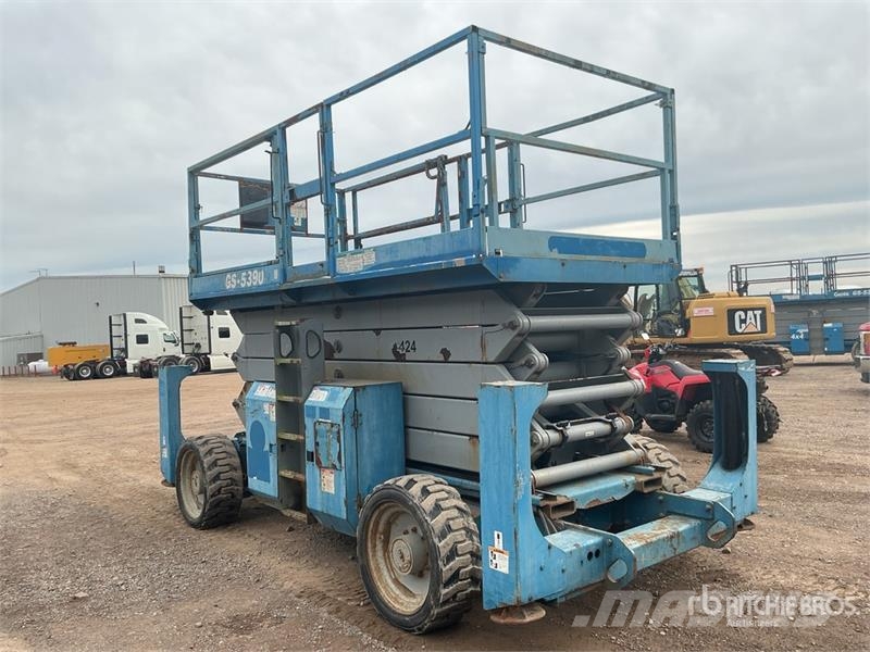 Genie GS-5390RT 4x4 Dual Fuel Scissor Lift Piattaforme a pantografo