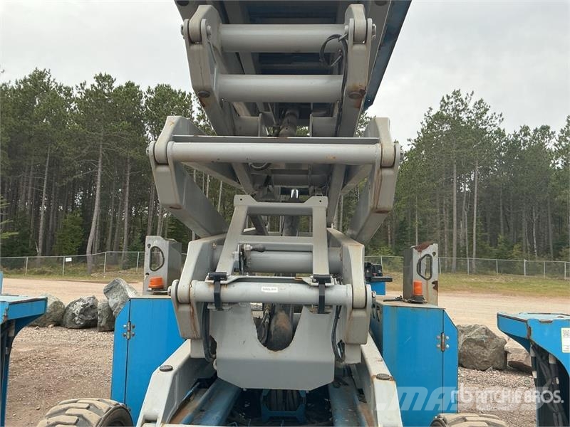 Genie GS-5390RT 4x4 Dual Fuel Scissor Lift Piattaforme a pantografo