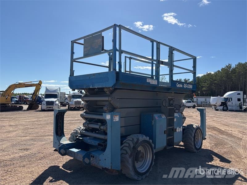 Genie GS-5390RT 4x4 Dual Fuel Scissor Lift 剪式升降機