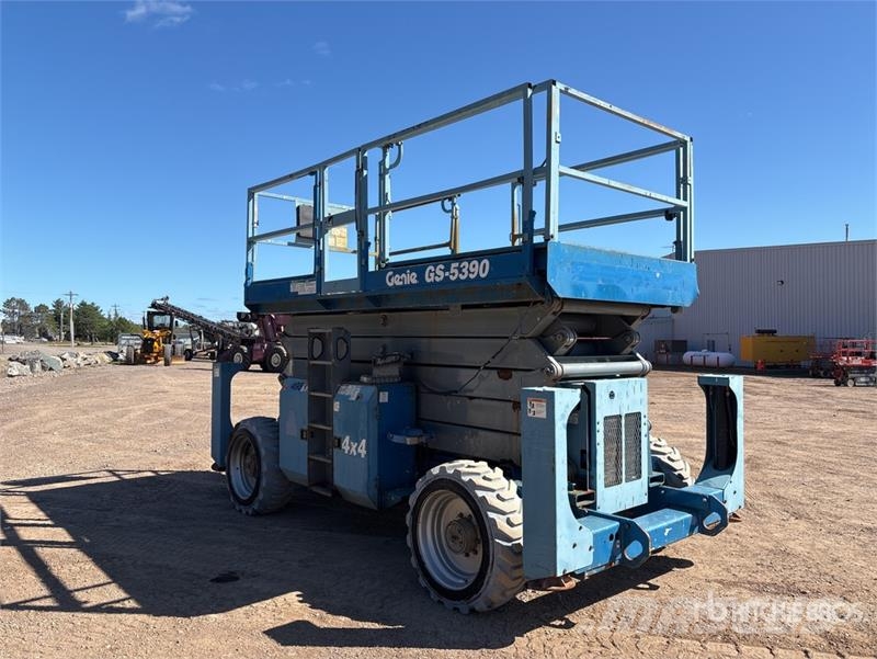 Genie GS-5390RT 4x4 Dual Fuel Scissor Lift 剪式升降機