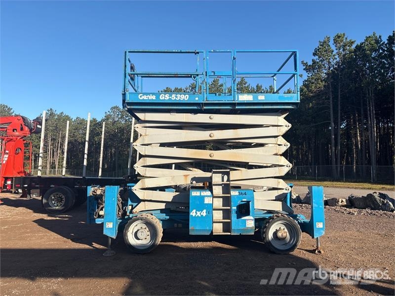 Genie GS-5390RT 4x4 Dual Fuel Scissor Lift Piattaforme a pantografo