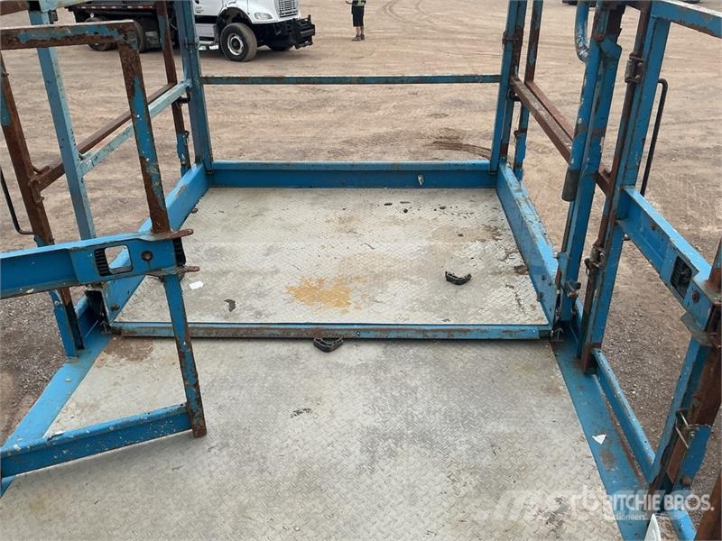 Genie GS-5390RT 4x4 Dual Fuel Scissor Lift Piattaforme a pantografo