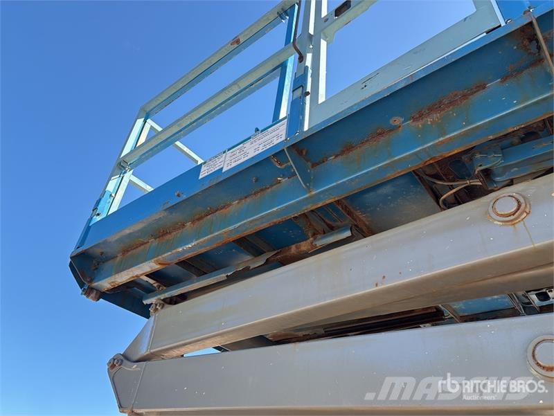 Genie GS-5390RT 4x4 Dual Fuel Scissor Lift 剪式升降機