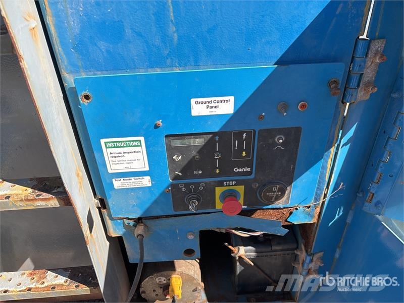 Genie GS-5390RT 4x4 Dual Fuel Scissor Lift 剪式升降機
