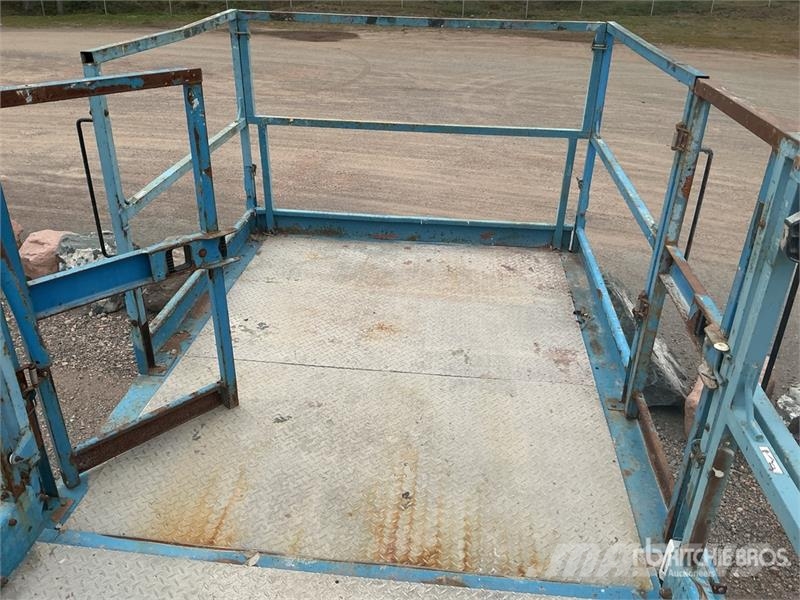 Genie GS-5390RT 4x4 Dual Fuel Scissor Lift Piattaforme a pantografo