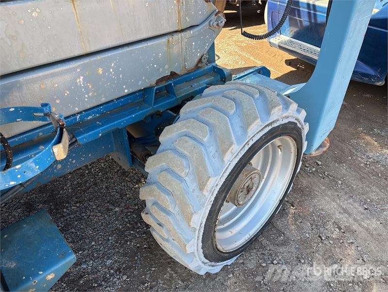 Genie GS-5390RT 4x4 Dual Fuel Scissor Lift 剪式升降機
