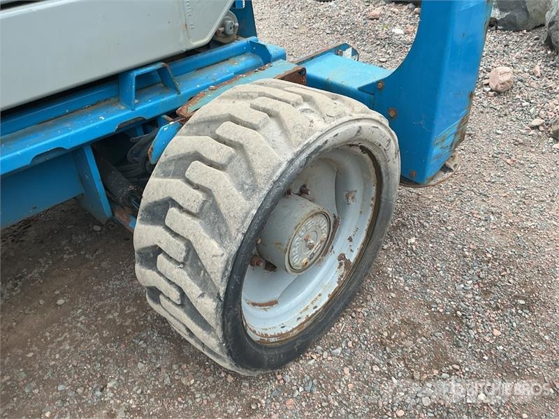 Genie GS-5390RT 4x4 Gasoline Scissor Lift Ανυψωτήρες ψαλιδωτής άρθρωσης