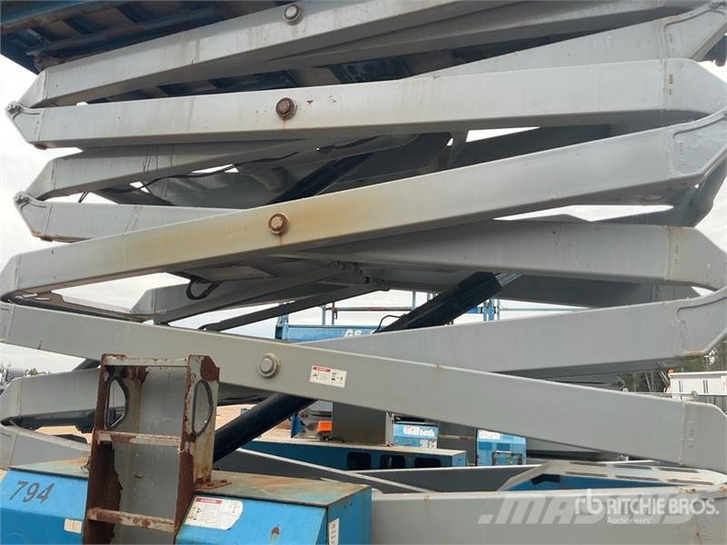 Genie GS-5390RT 4x4 Gasoline Scissor Lift Ανυψωτήρες ψαλιδωτής άρθρωσης