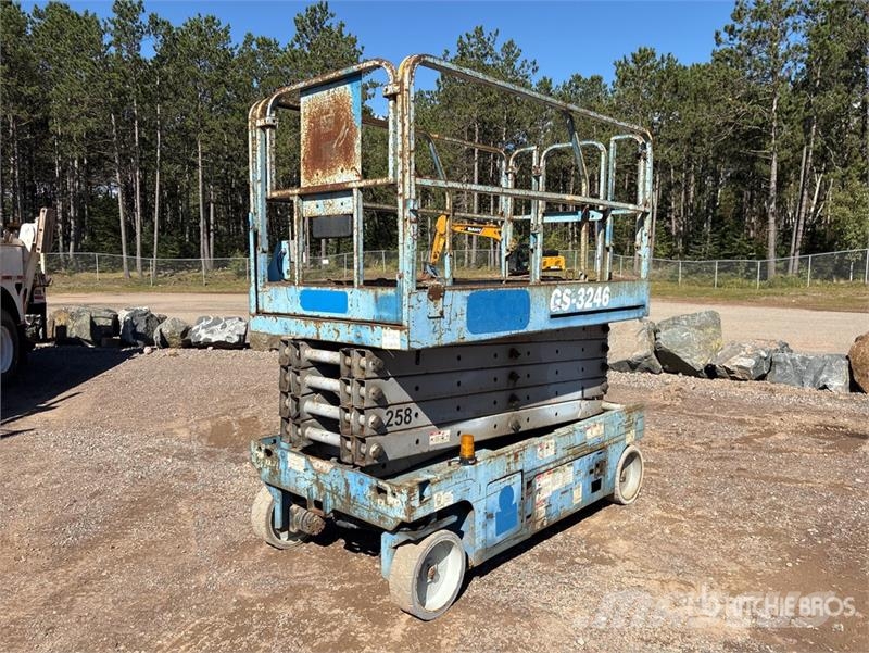 Genie GS3246 Electric Scissor Lift Ollós emelők