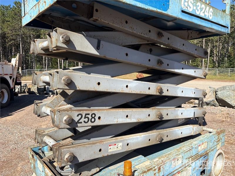 Genie GS3246 Electric Scissor Lift Ollós emelők