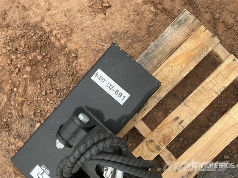  GIYI 12 in Mini Skid Steer Auger (Unused) مثاقيب