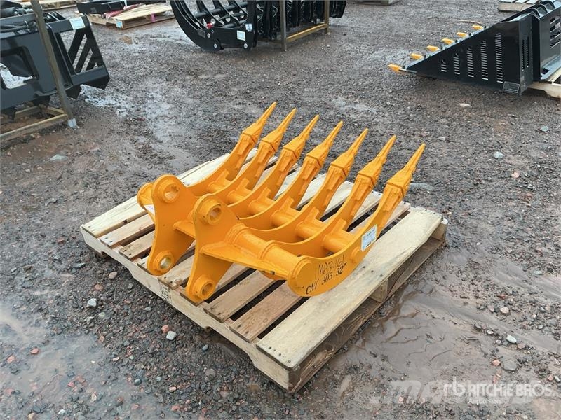 GIYI 32 in Excavator Rake - Fits Cat 305 (Unused) Rakes and tedders