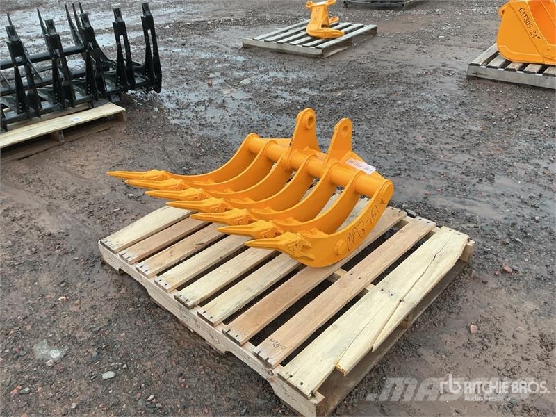 GIYI 32 in Excavator Rake - Fits Cat 305 (Unused) Rakes and tedders