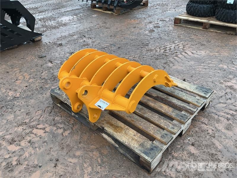 GIYI 32 in Excavator Rake - Fits Cat 305 (Unused) Ranghinatori