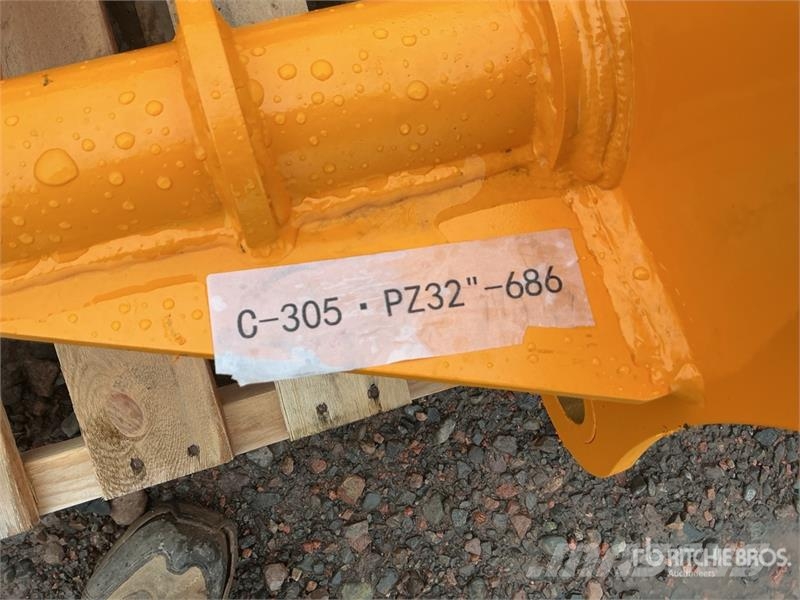 GIYI 32 in Excavator Rake - Fits Cat 305 (Unused) Rakes and tedders