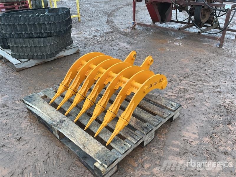 GIYI 32 in Excavator Rake - Fits Cat 305 (Unused) Ranghinatori