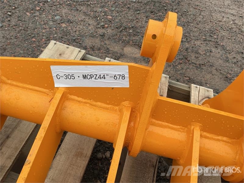 GIYI 44 in Excavator Rake - Fits Cat 305 (Unused) Rakes and tedders