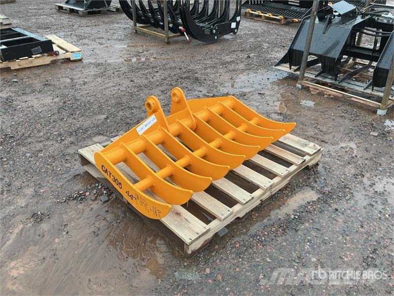 GIYI 44 in Excavator Rake - Fits Cat 305 (Unused) Rakes and tedders