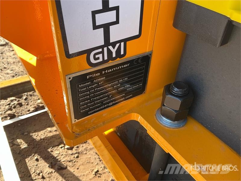  GIYI GY-AD680 47 in Skid Steer Post Driver (Unused Oprema za ograje