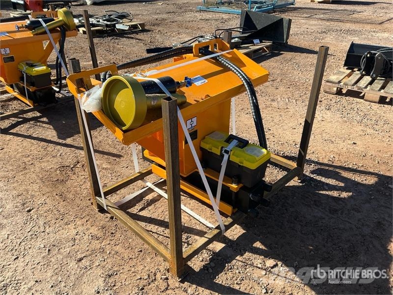 GIYI GY-AD680 47 in Skid Steer Post Driver (Unused Oprema za ograje
