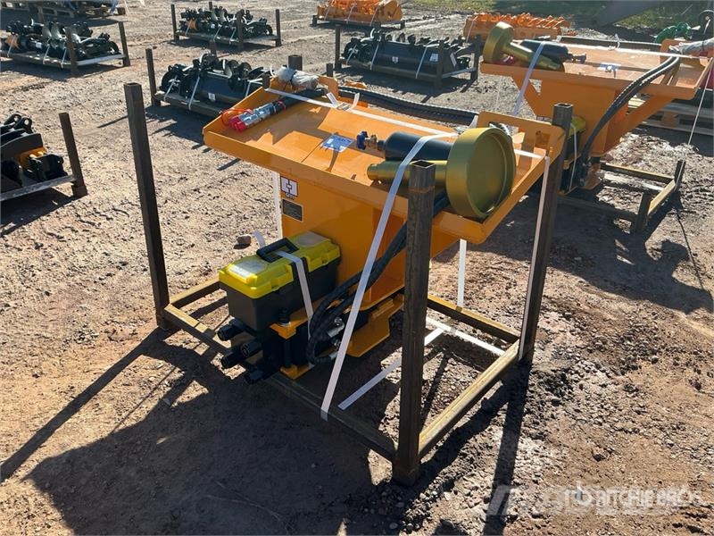 GIYI GY-AD680 47 in Skid Steer Post Driver (Unused Oprema za ograje