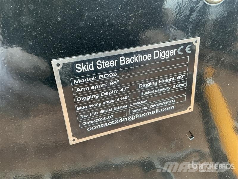 GIYI GY-BD98 47 in Skid Steer Backhoe (Unused) Traktorgravere
