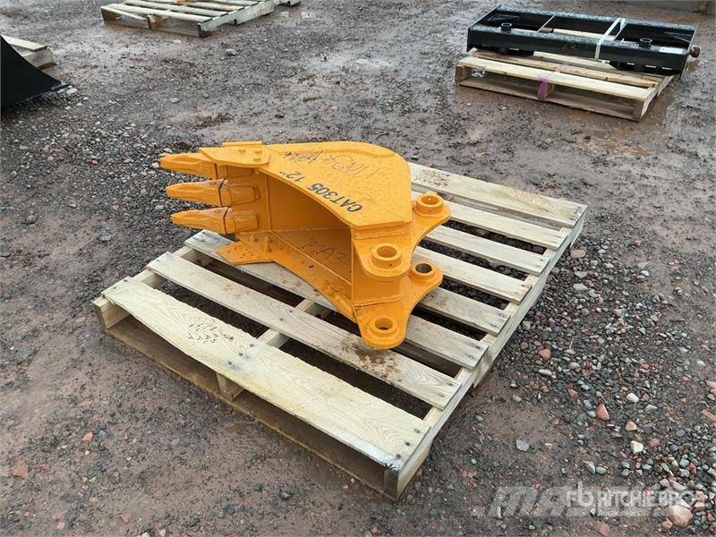 GIYI GY-BK 12 in Digging Excavator Bucket - Fits C Godet