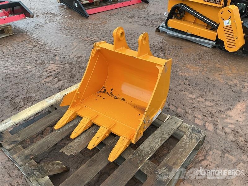  GIYI GY-BK 24 in Digging Excavator Bucket - Fits C Buckets