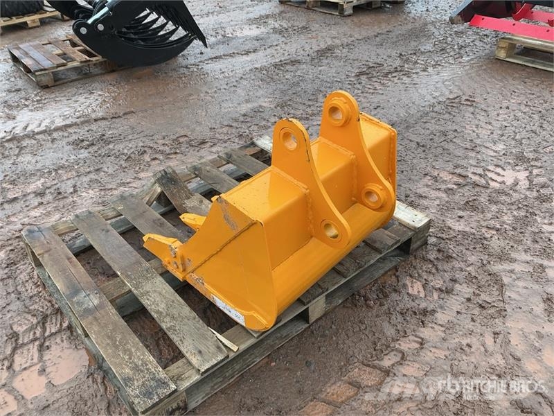  GIYI GY-BK 24 in Digging Excavator Bucket - Fits C Buckets