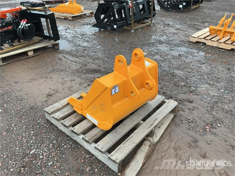 GIYI GY-BK 24 in Digging Excavator Bucket - Fits C Godet