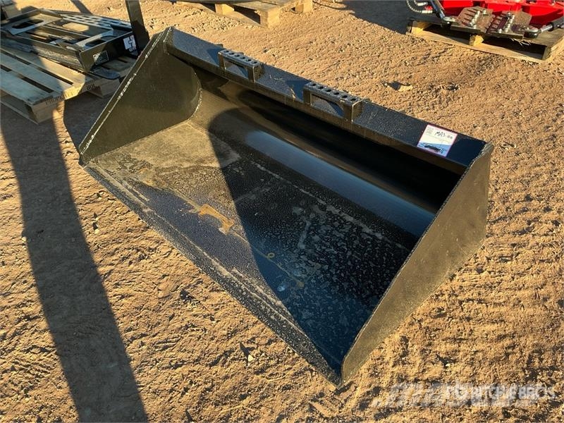  GIYI GY-BT67 67 in Skid Steer Bucket (Unused) دلاء