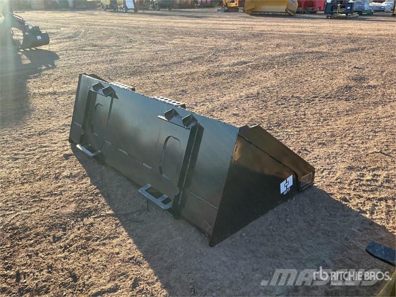  GIYI GY-BT67 67 in Skid Steer Bucket (Unused) دلاء