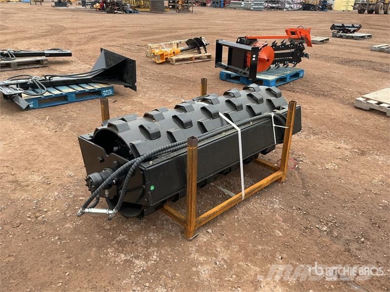  GIYI GY-CW70 59 in Padfoot Skid Steer Vibratory Ro Дорожные катки